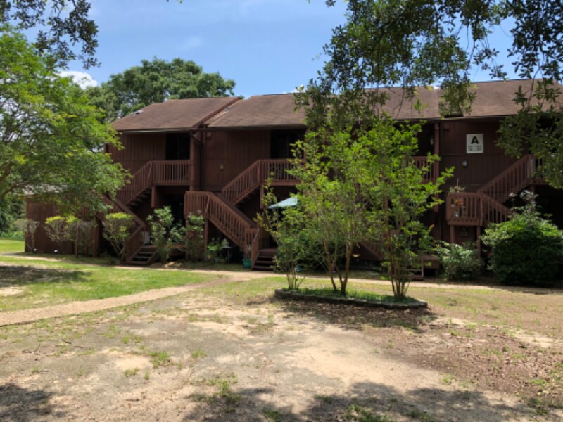 Building Photo - 109 Lakeside Villa