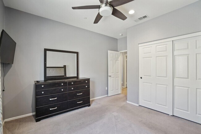 Building Photo - 42912 Gazapo Ct
