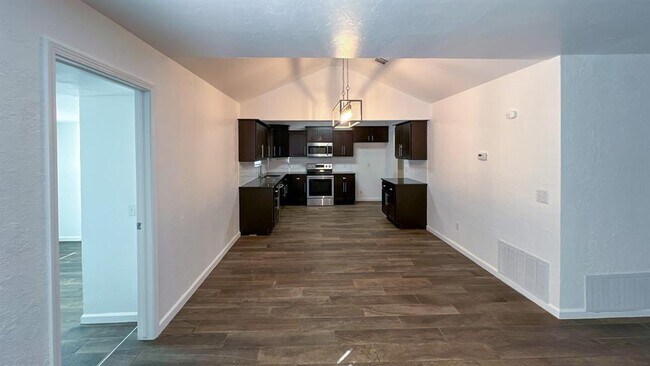 Building Photo - 8401 Azurewood Dr