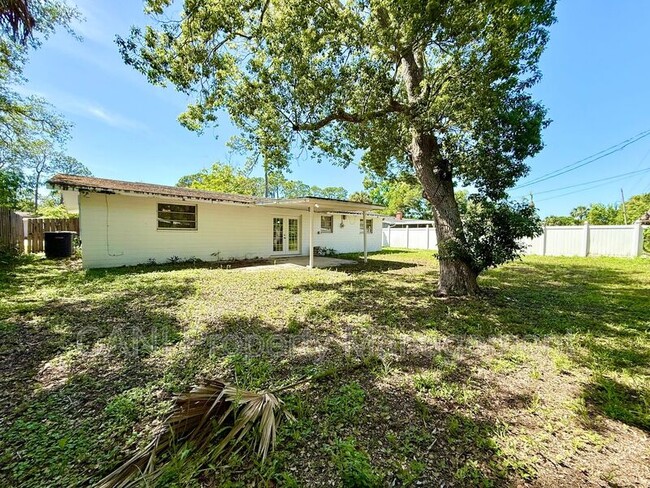 Building Photo - 1529 Culverhouse Dr