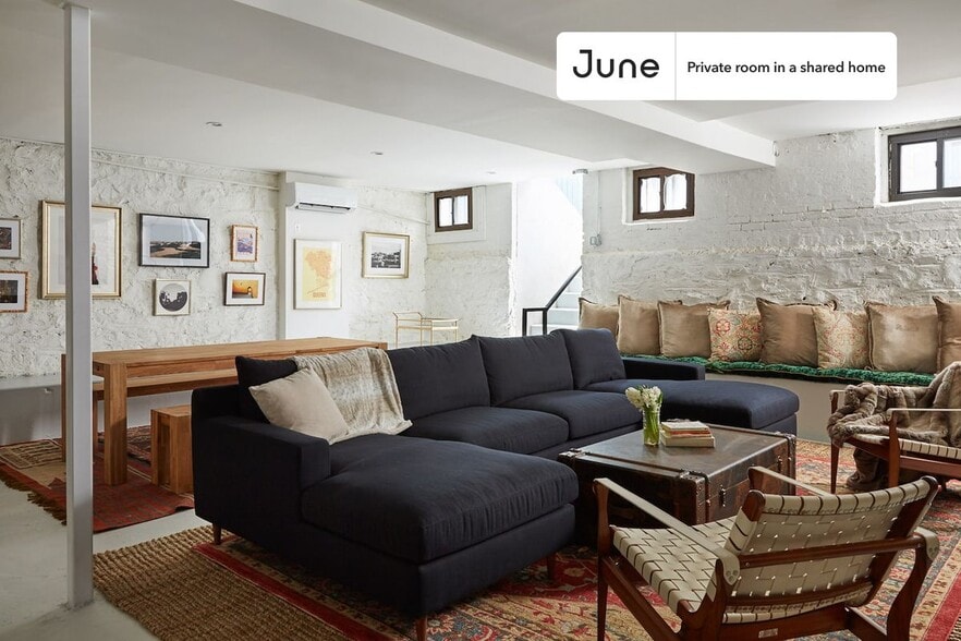 Building Photo - Absolutely ROOM at The Cornelia House