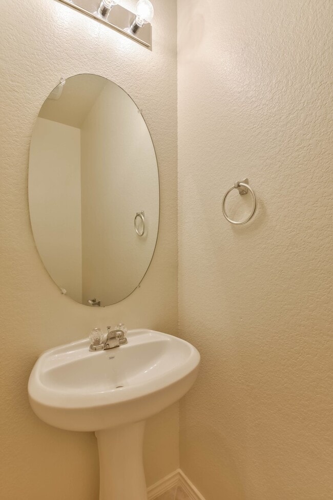 Building Photo - 16131 Beachside Pl