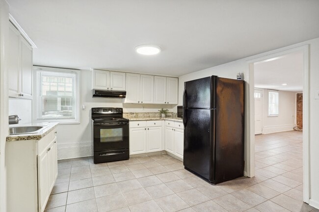 Building Photo - 940 N Carrollton Ave