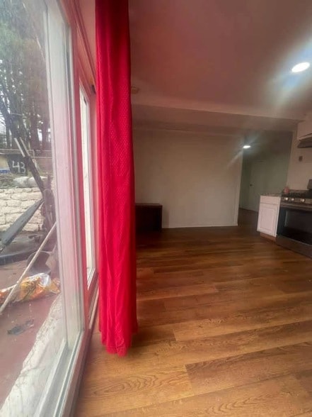 Building Photo - 43 Valerie Dr