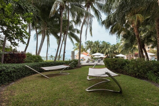 Building Photo - 1000 South Pointe Dr