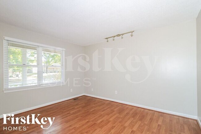 Building Photo - 3806 Langdon Dr