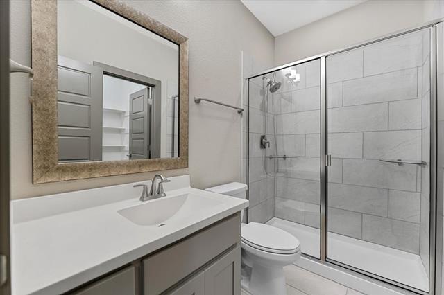 Building Photo - 7112 Royal View Dr