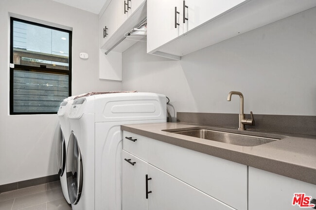 Building Photo - 2230 Malcolm Ave