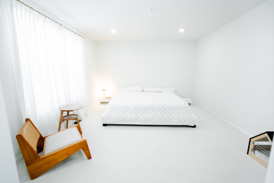 Building Photo - 6037 Fieldstone Cir