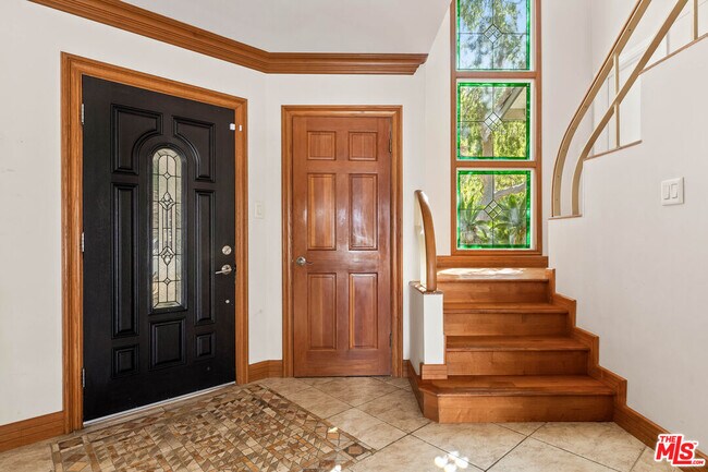 Building Photo - 3200 Oakley Dr