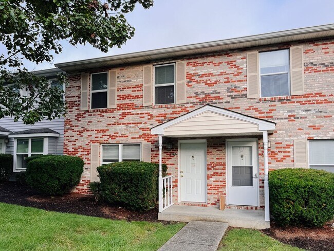 Building Photo - 337 Pheasant Run Ct
