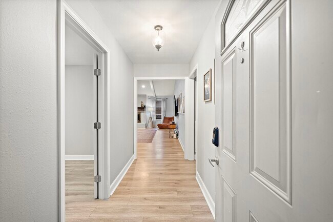 Building Photo - 10211 Cantertrot Dr