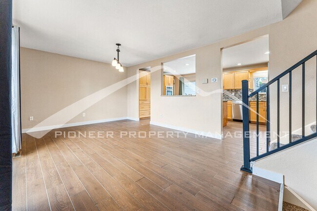 Building Photo - 5063 W 70th Pl