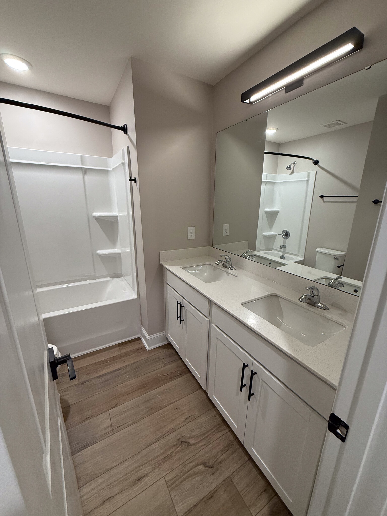 Building Photo - 147 Hyacinth Ln