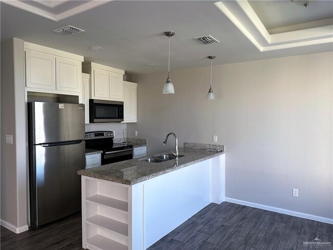 Building Photo - 8 Taxco Ct