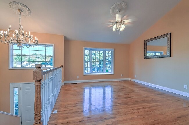 Building Photo - 168 Old Mill Ct