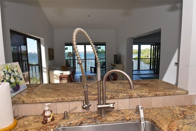 Building Photo - 1511 Pelican Point Dr