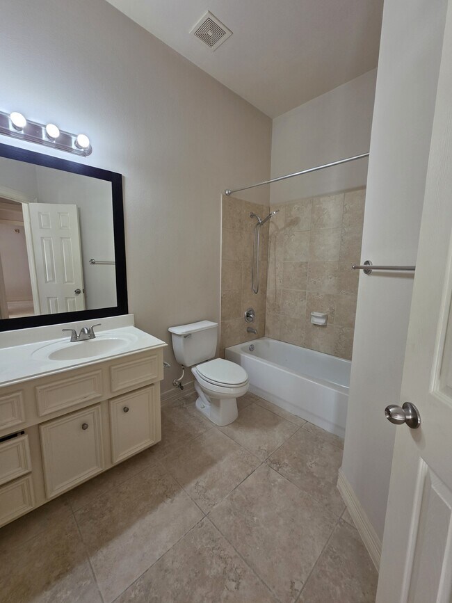 Building Photo - 7006 Paxton Ct