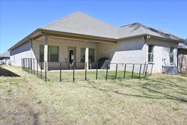 Building Photo - 1826 Anise Cir