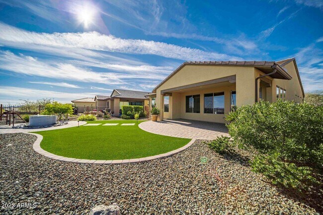 Building Photo - 3705 Ridgeview Ter