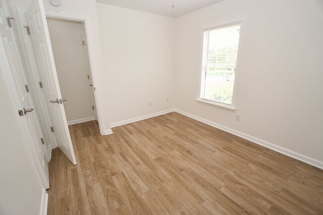 Building Photo - 210 Hayden Pl