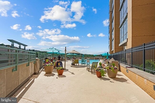 Building Photo - 2720 S Arlington Mill Dr