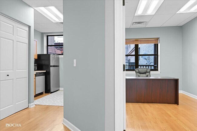 Building Photo - 202 W Main St