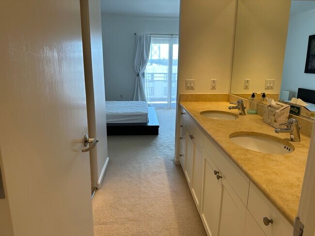 Building Photo - Epic REA: Fabulous 2 BR/2 BA South Beach C...