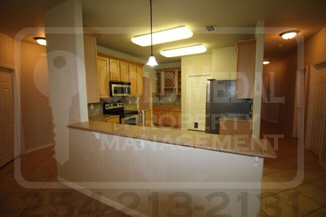 Building Photo - 2908 Tucson Dr