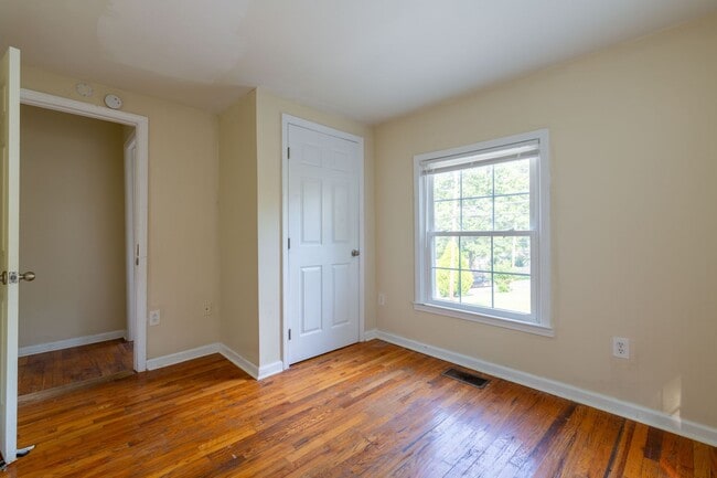 Building Photo - 4-Bedroom Rental in Prime Hapeville Location