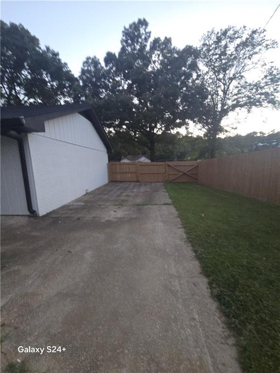 Building Photo - 1670 Christian Cir SE