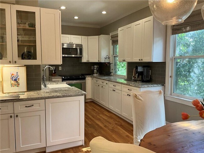 Building Photo - 2222 Peachtree Rd NW