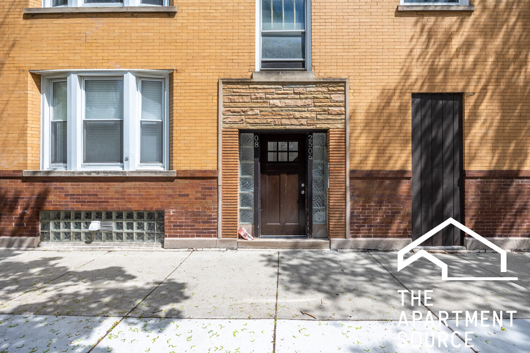 Building Photo - 2506 W Argyle St