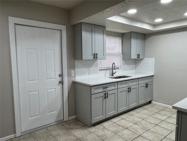 Building Photo - 5644 Silver Spur Dr