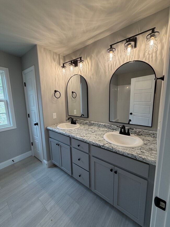 Building Photo - 2624 Parkers Mdw Ln