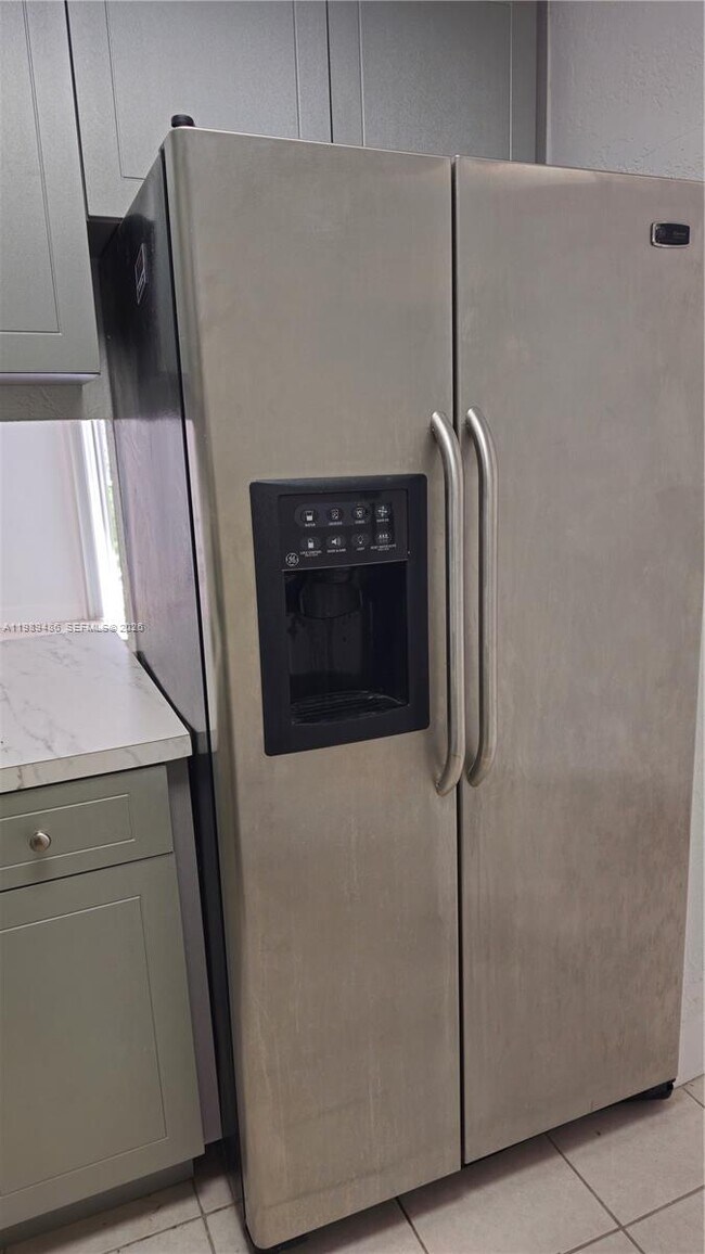 Building Photo - 4550 NW 9th St