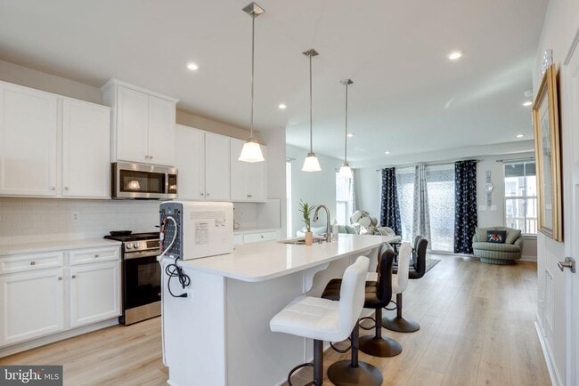 Building Photo - 4468 Sulford Ter