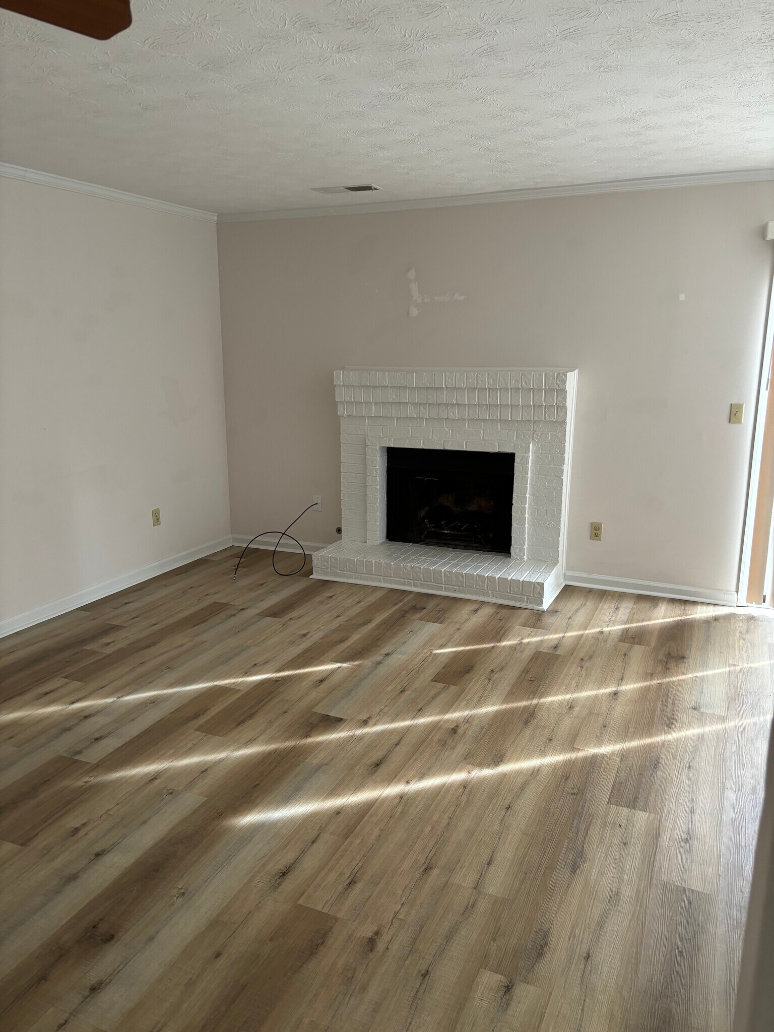 Famil Room - 1029 Windy Oaks Ct SE