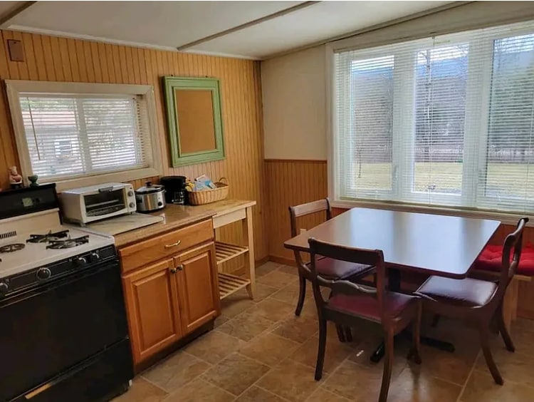 Kitchen - 172 Toles Hollow Rd