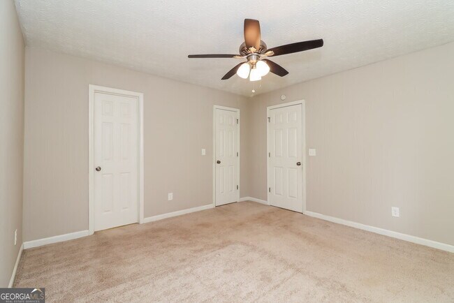 Building Photo - 71 Brooke Dr