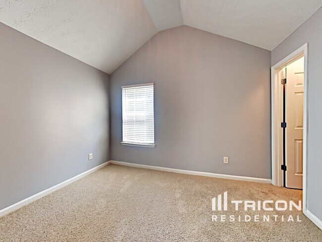 Building Photo - 660 Escalade Dr
