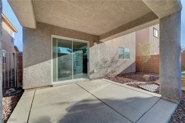 Building Photo - 5052 Whistling Acres Ave