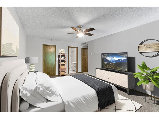 Building Photo - 450 Ford Rd