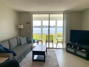 Building Photo - 3010 Marcos Dr