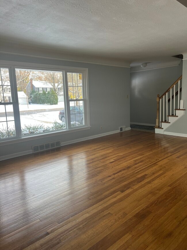 Building Photo - 1264 Brainard Rd