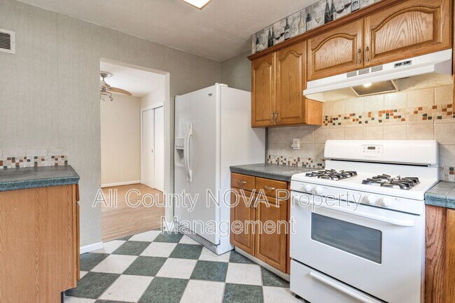 Building Photo - 4141 21st Rd N