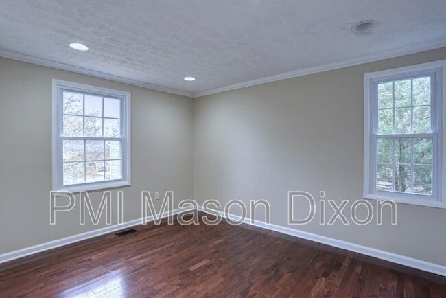 Building Photo - 9321 Kenbrooke Ct