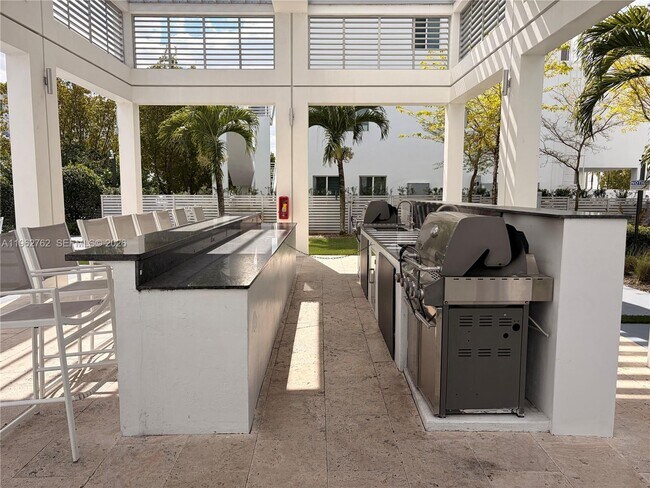 Building Photo - 10416 NW 66th St