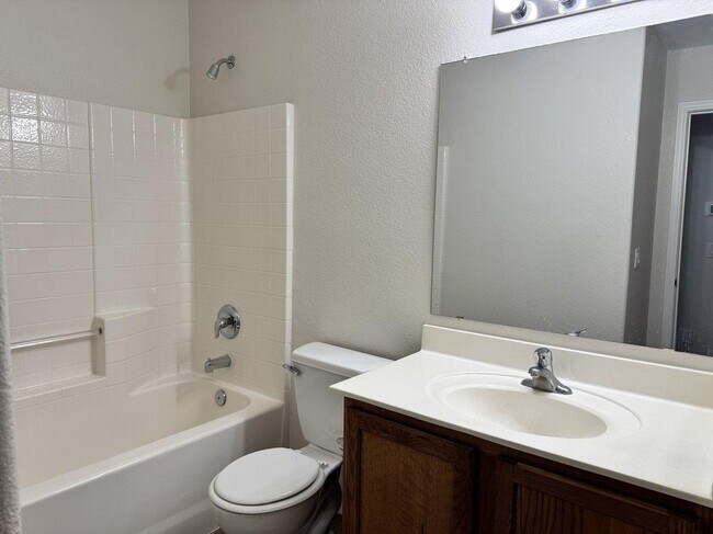 Building Photo - 46067 W Sheridan Rd