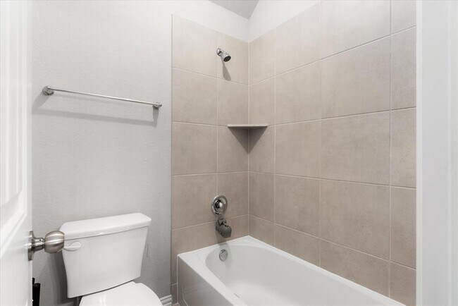 Building Photo - 211 Joseph Dr